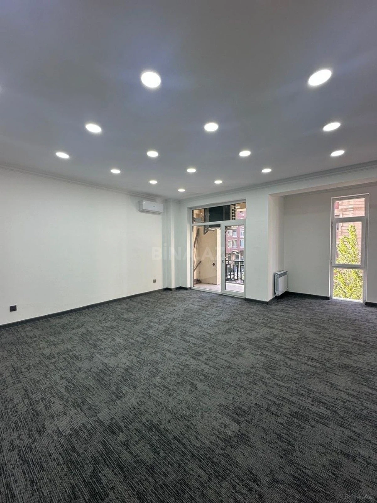 Kirayə verilir 11 otaqlı ofis 500 m²