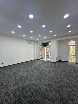 Kirayə verilir 11 otaqlı ofis 500 m²