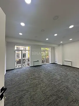 Kirayə verilir 11 otaqlı ofis 500 m²