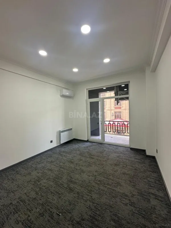Kirayə verilir 11 otaqlı ofis 500 m²