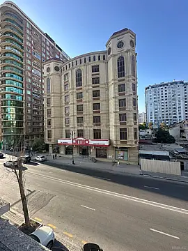 Kirayə verilir 11 otaqlı ofis 500 m²
