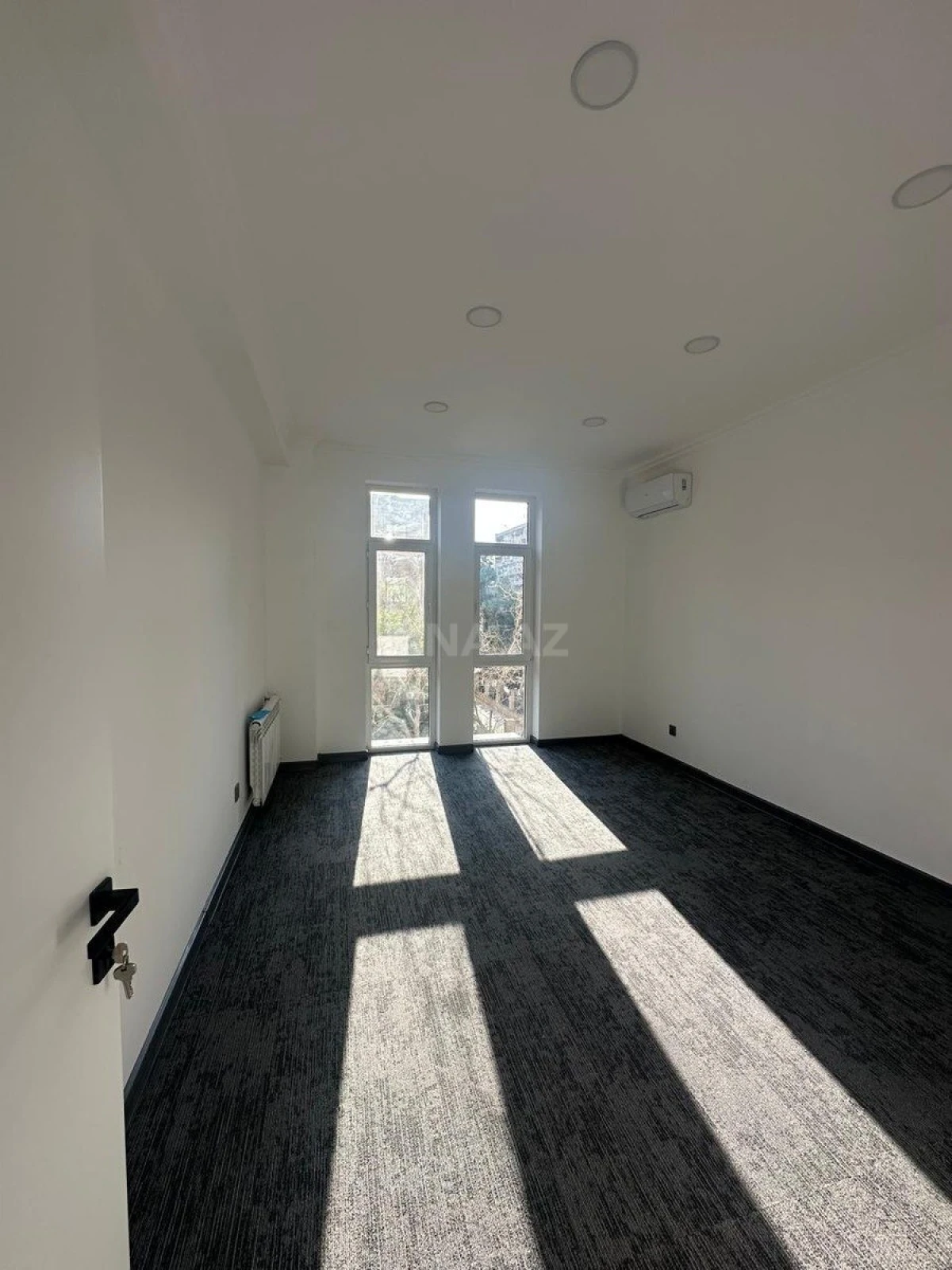 Kirayə verilir 11 otaqlı ofis 500 m²