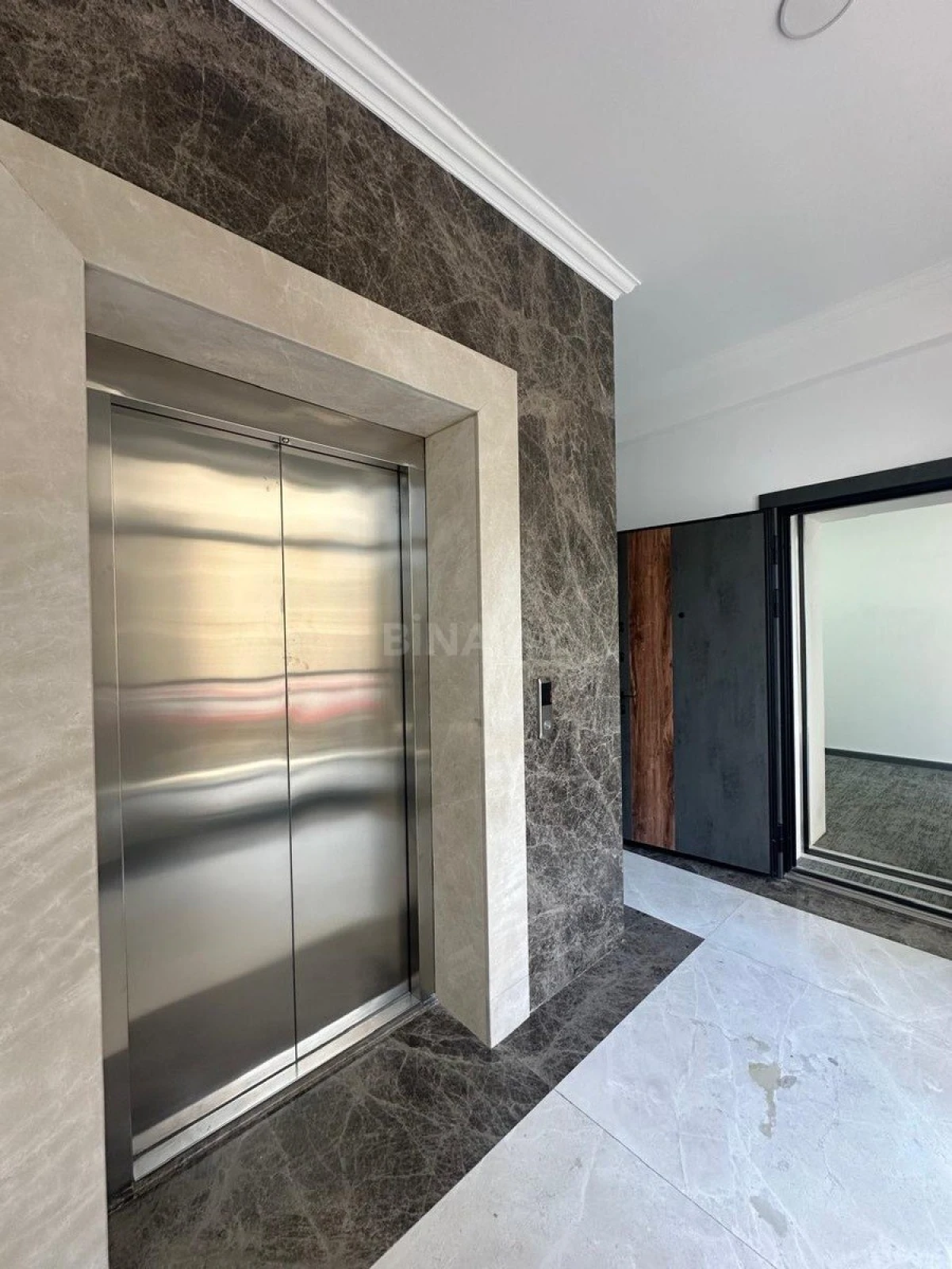 Kirayə verilir 11 otaqlı ofis 500 m²