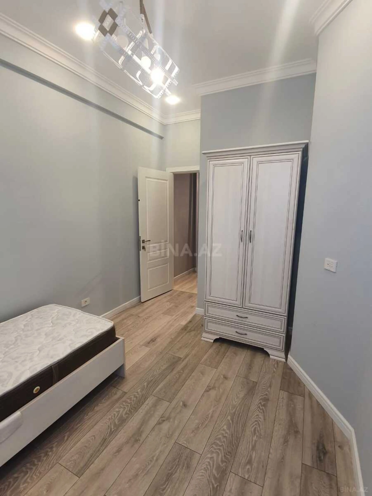 Kirayə verilir 3 otaqlı mənzil 110 m²