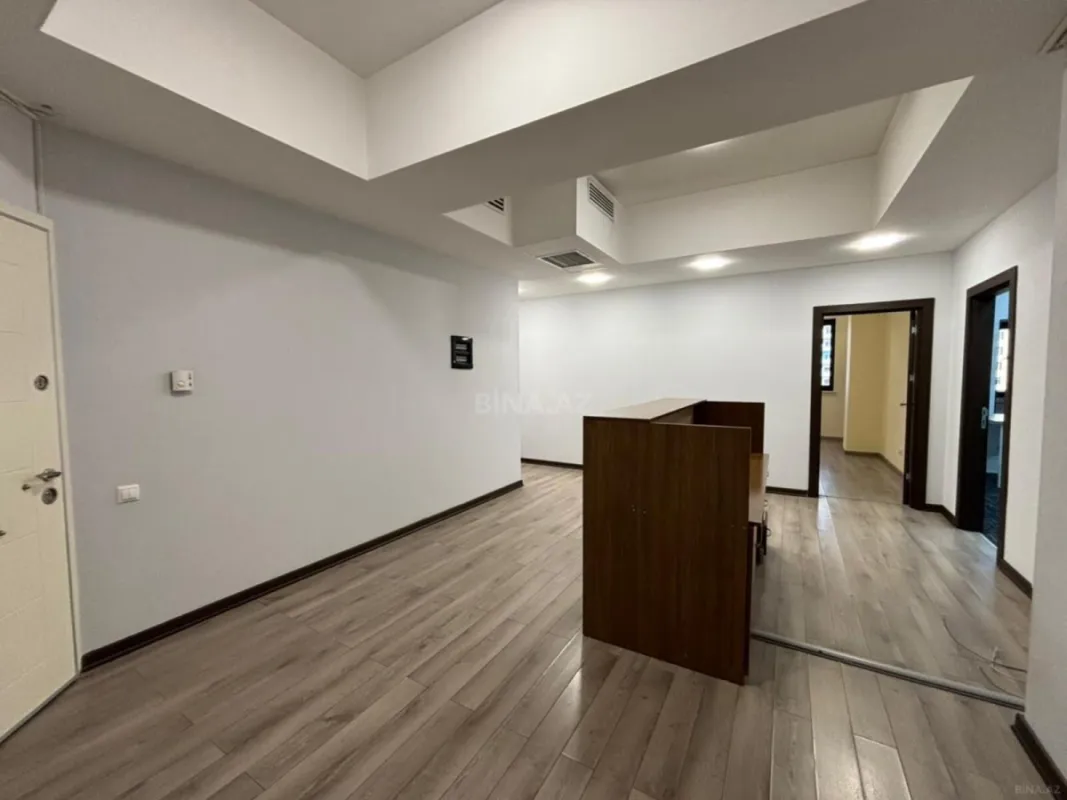 Kirayə verilir 4 otaqlı ofis 245 m²