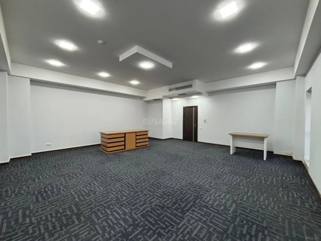 Kirayə verilir 4 otaqlı ofis 245 m²