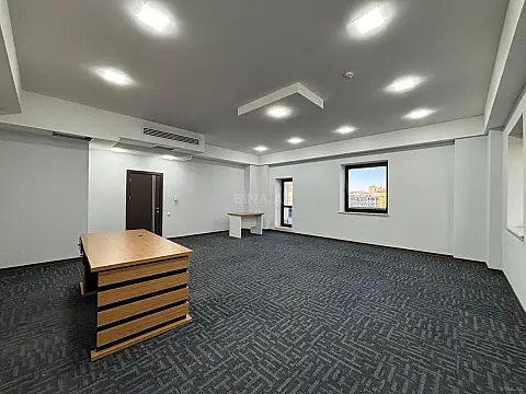 Kirayə verilir 4 otaqlı ofis 245 m²