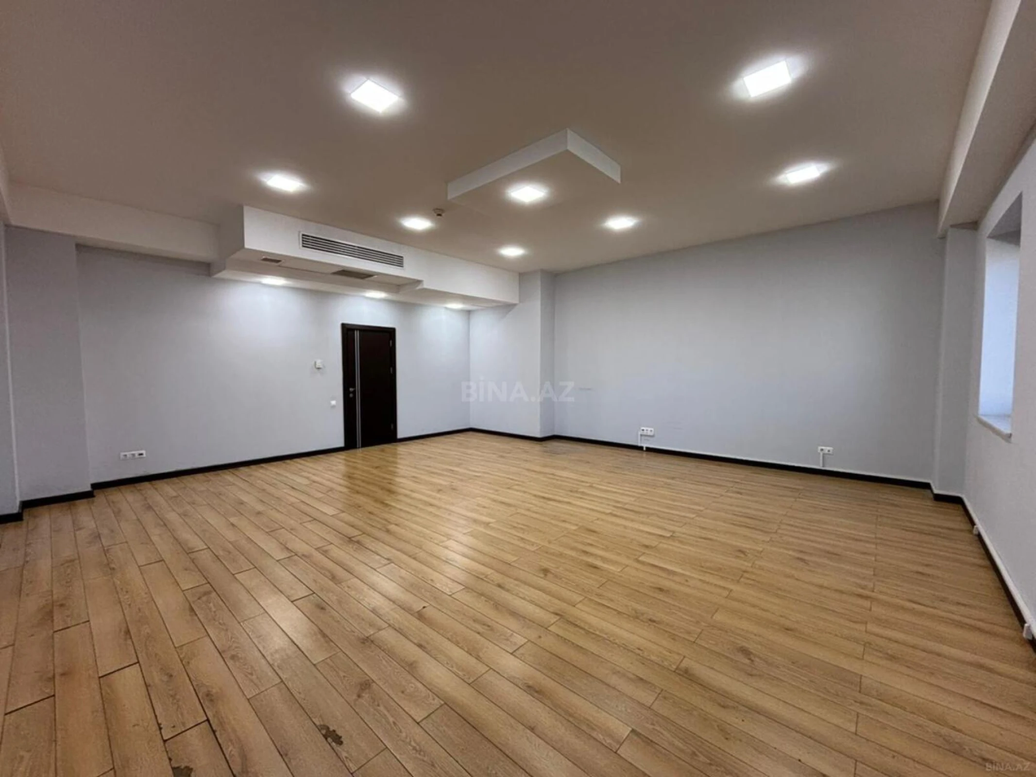 Kirayə verilir 4 otaqlı ofis 245 m²