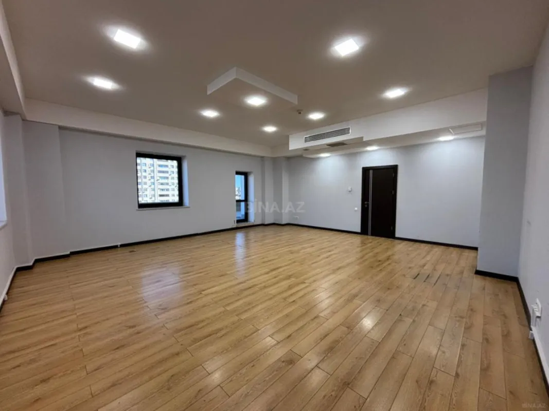 Kirayə verilir 4 otaqlı ofis 245 m²