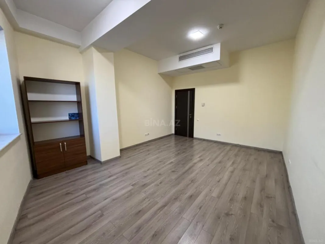 Kirayə verilir 4 otaqlı ofis 245 m²