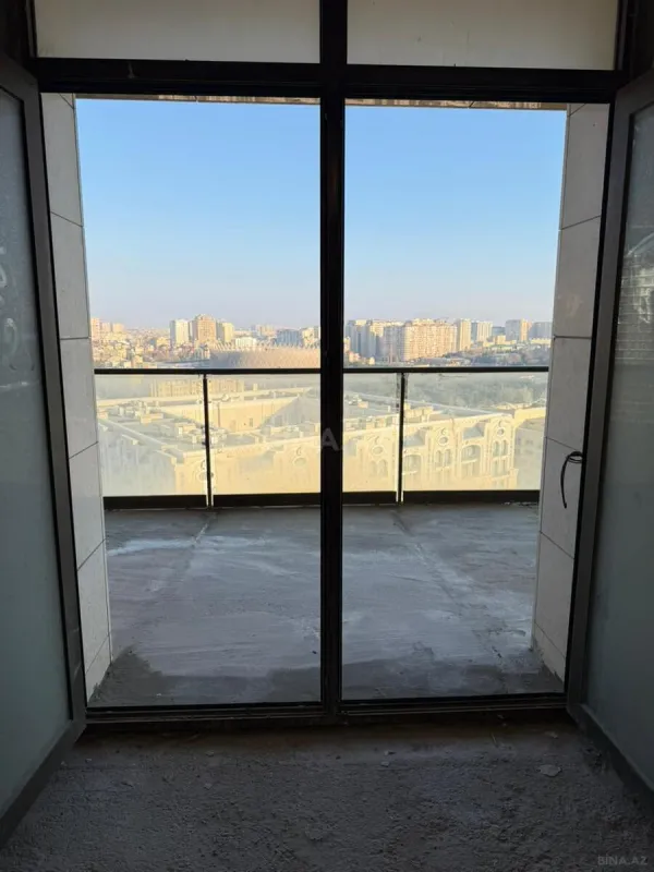 Satılır 4 otaqlı mənzil 200 m²