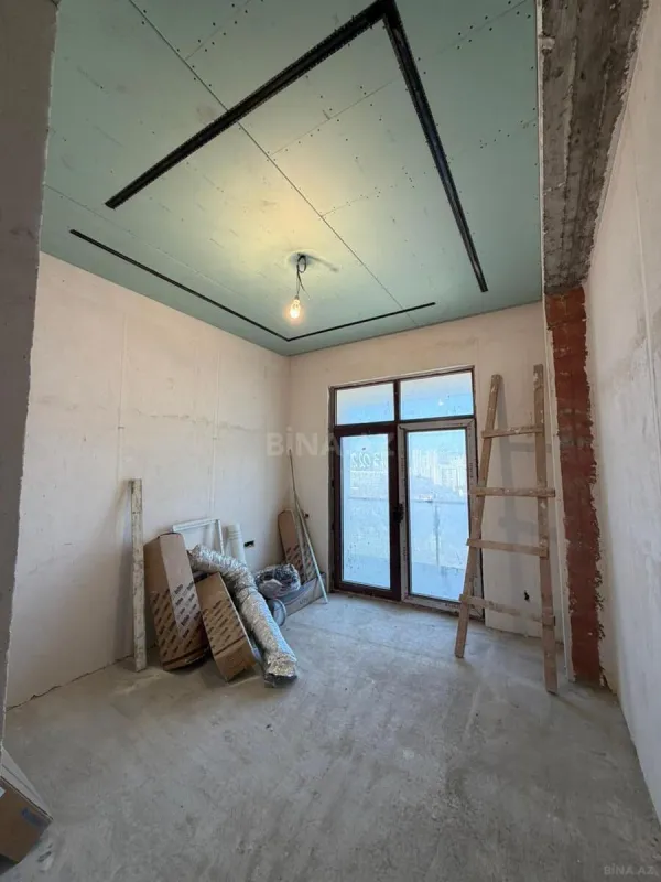 Satılır 4 otaqlı mənzil 200 m²