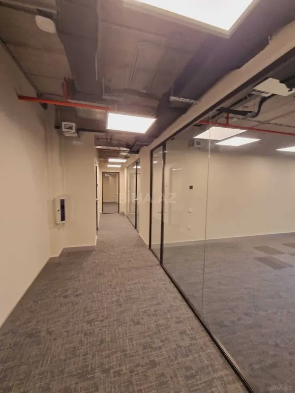Kirayə verilir 2 otaqlı ofis 68 m²