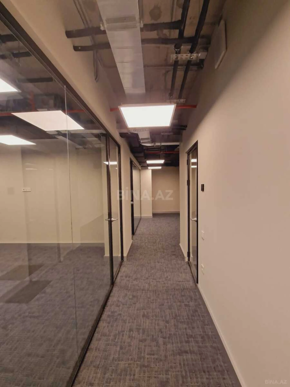 Kirayə verilir 2 otaqlı ofis 68 m²