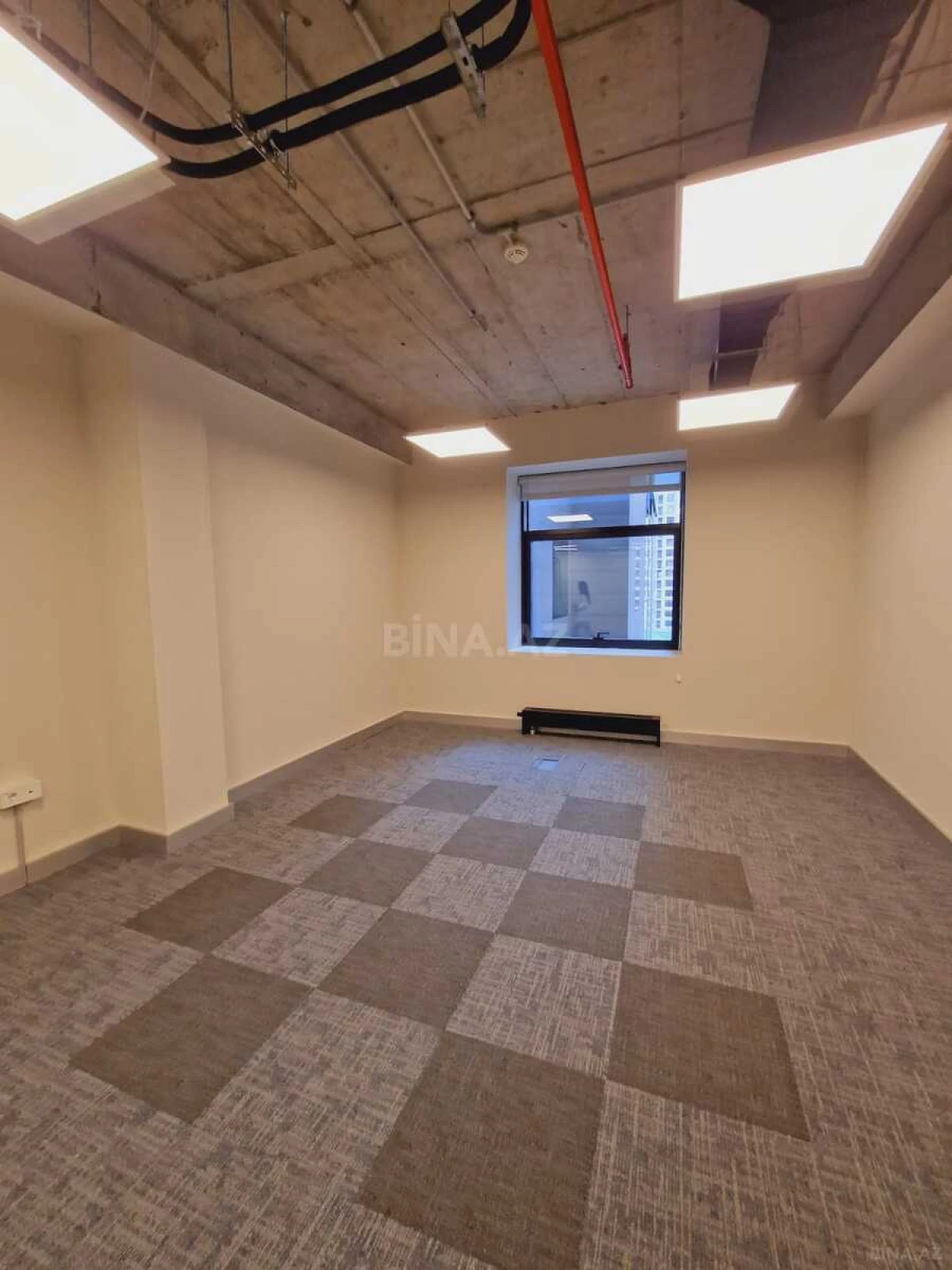 Kirayə verilir 2 otaqlı ofis 68 m²