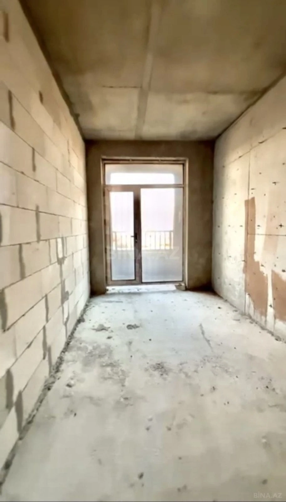 Satılır 3 otaqlı mənzil 112.8 m²