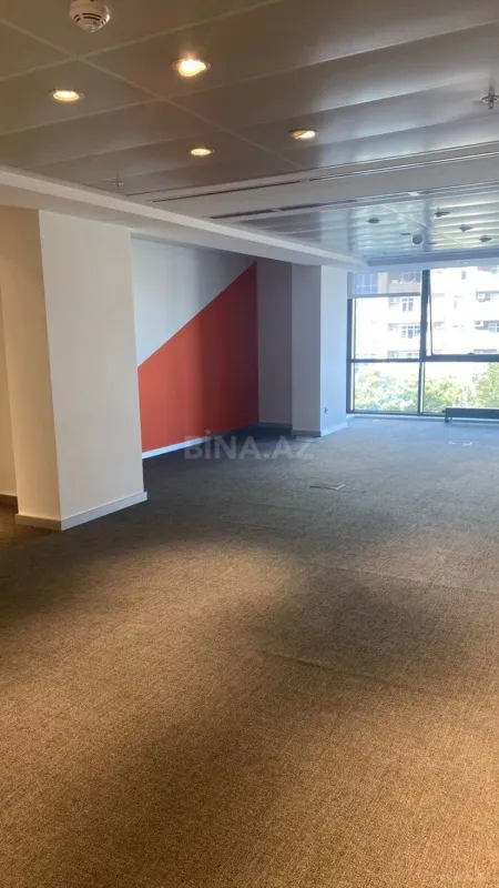 Kirayə verilir 4 otaqlı ofis 178 m²