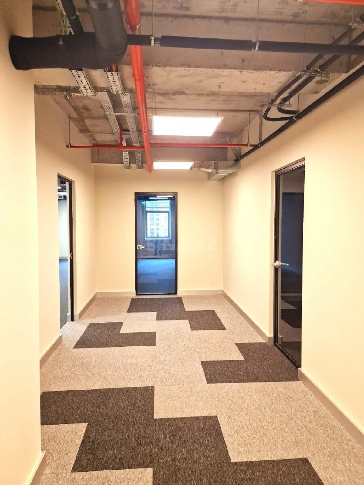 Kirayə verilir 4 otaqlı ofis 178 m²
