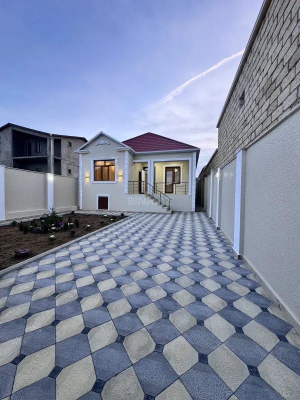 Satılır 4 otaqlı həyət evi 140 m²