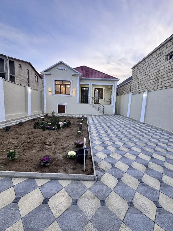 Satılır 4 otaqlı həyət evi 140 m²