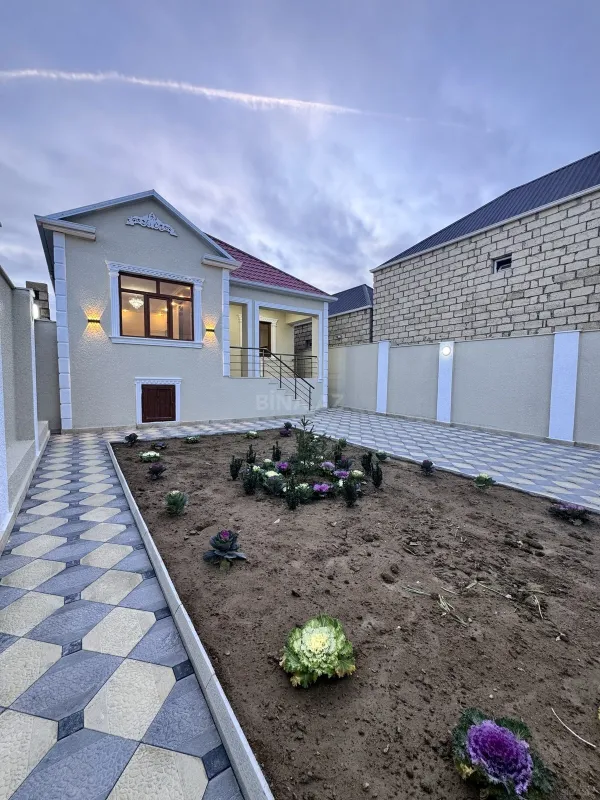 Satılır 4 otaqlı həyət evi 140 m²