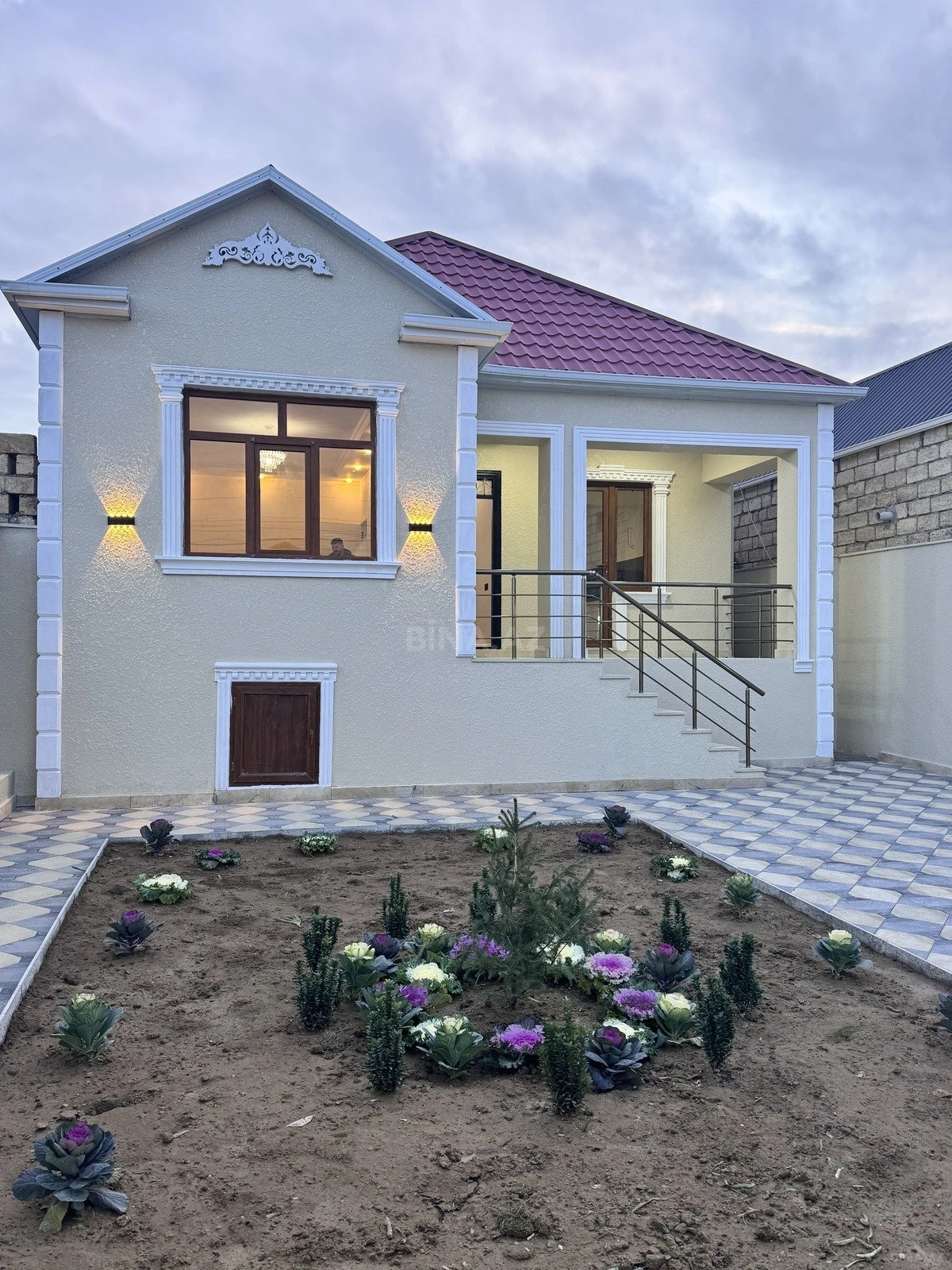 Satılır 4 otaqlı həyət evi 140 m²