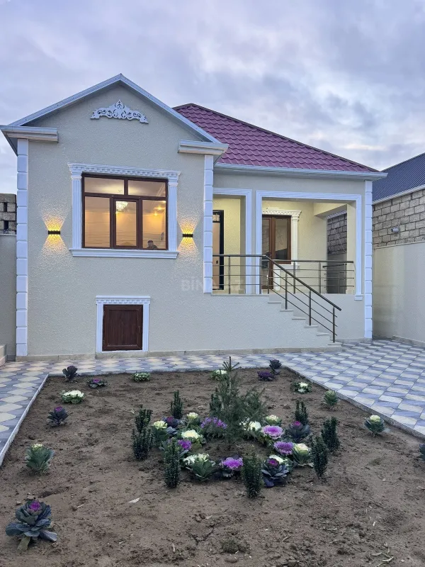 Satılır 4 otaqlı həyət evi 140 m²