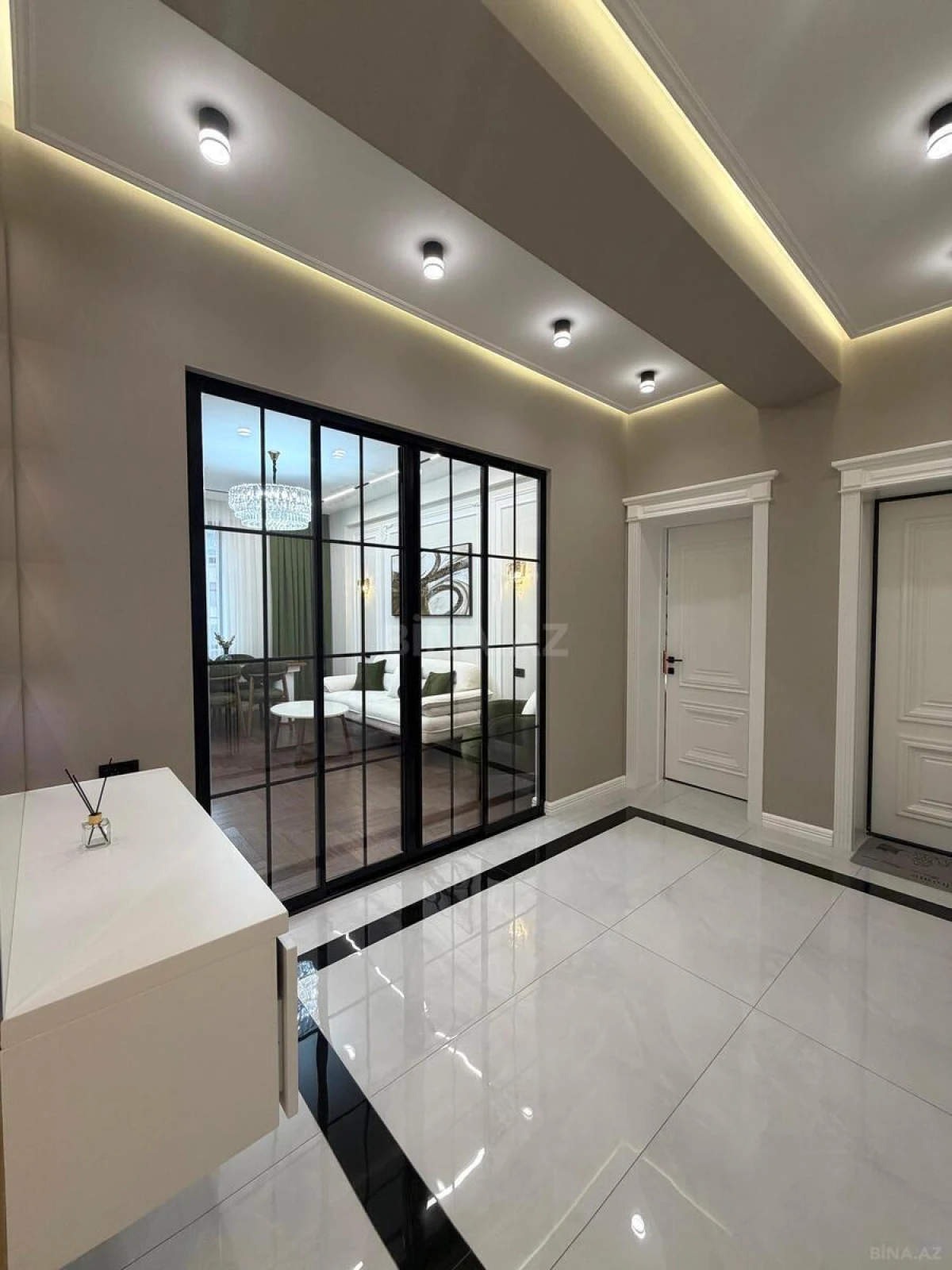 Satılır 2 otaqlı mənzil 86 m²