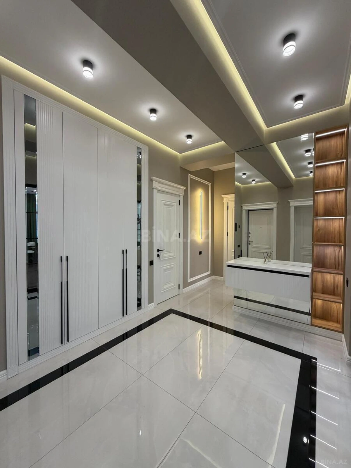 Satılır 2 otaqlı mənzil 86 m²