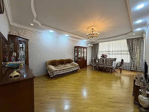 Satılır 3 otaqlı mənzil 128 m²