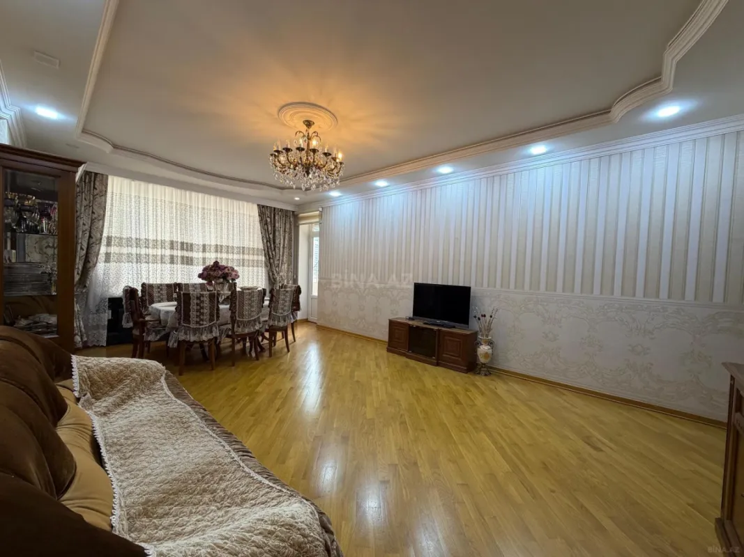 Satılır 3 otaqlı mənzil 128 m²