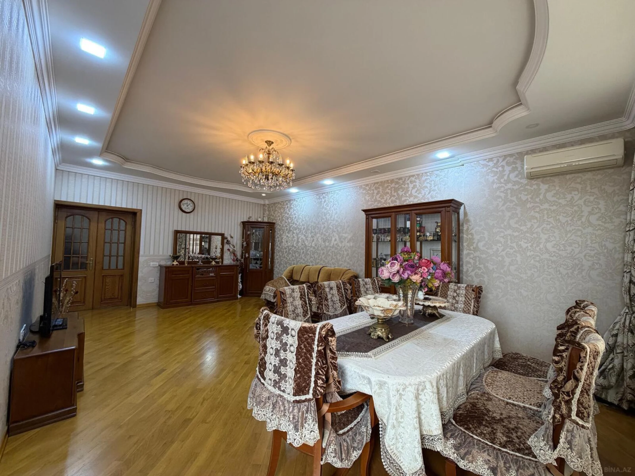Satılır 3 otaqlı mənzil 128 m²