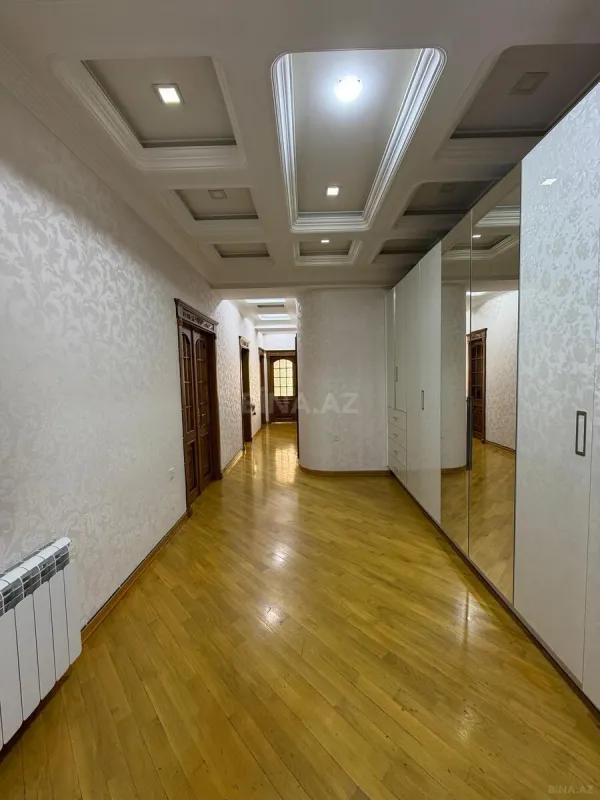 Satılır 3 otaqlı mənzil 128 m²