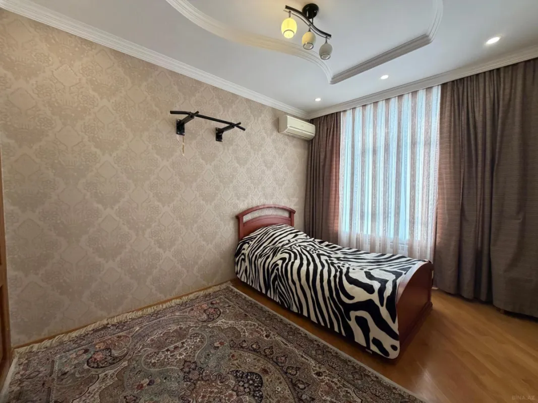 Satılır 3 otaqlı mənzil 128 m²