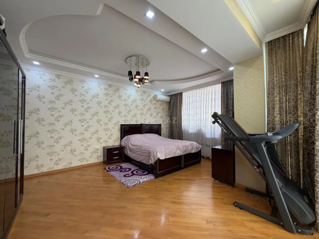 Satılır 3 otaqlı mənzil 128 m²