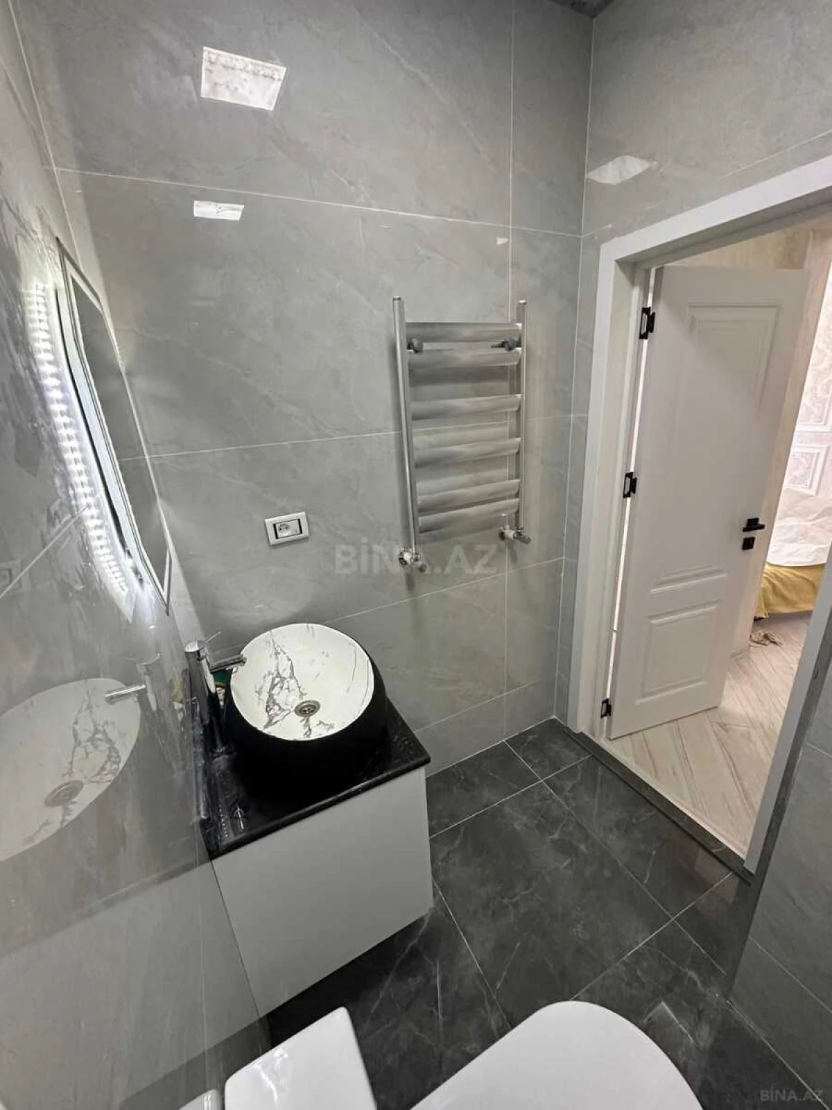 Satılır 2 otaqlı mənzil 73 m²