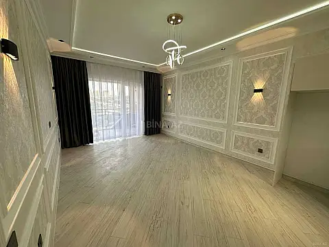 Satılır 2 otaqlı mənzil 73 m²