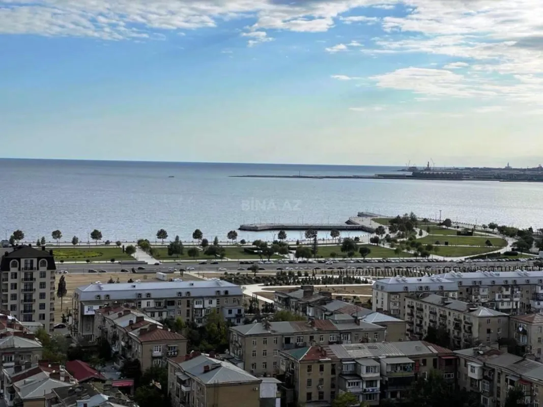 Satılır 4 otaqlı mənzil 200 m²