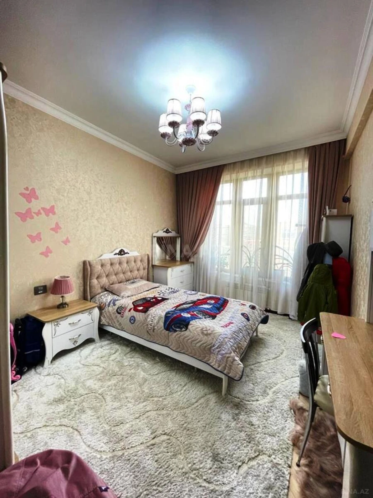 Satılır 4 otaqlı mənzil 200 m²
