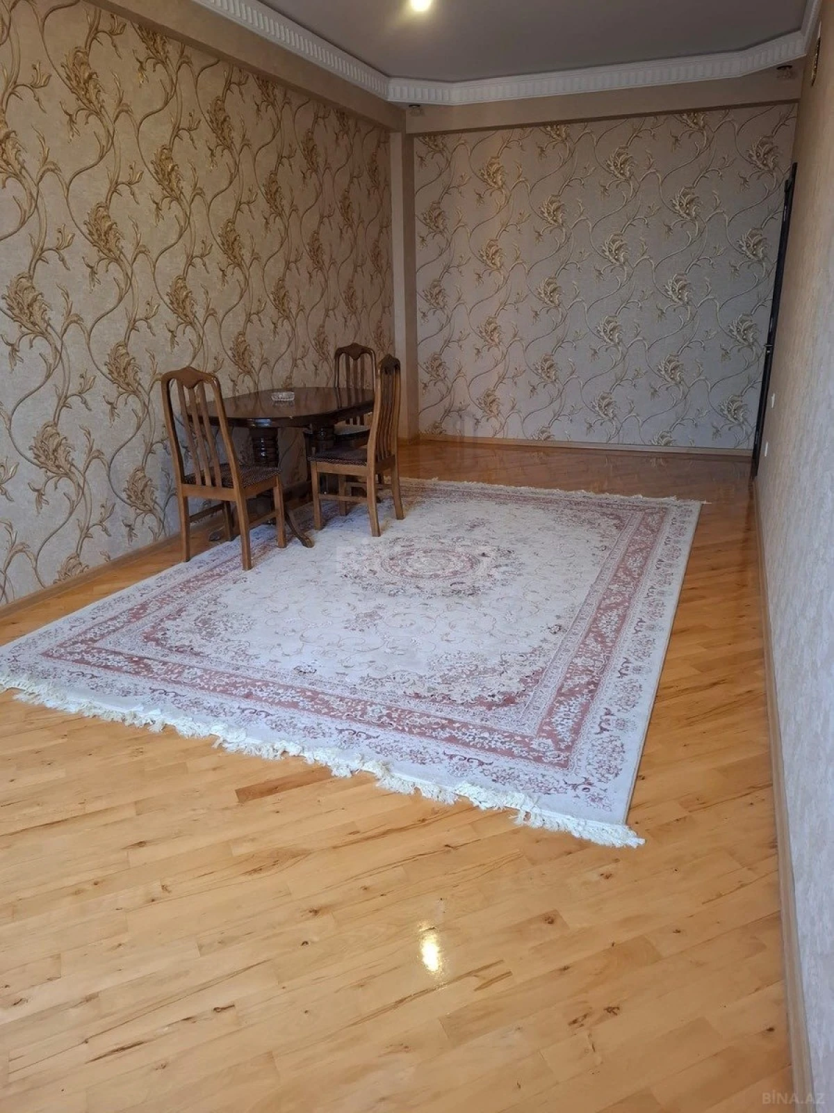 Satılır 3 otaqlı mənzil 105 m²