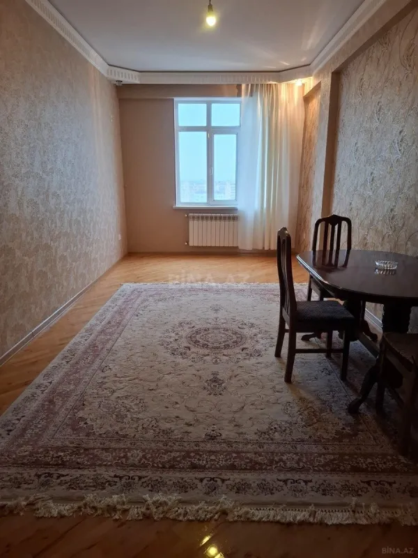 Satılır 3 otaqlı mənzil 105 m²