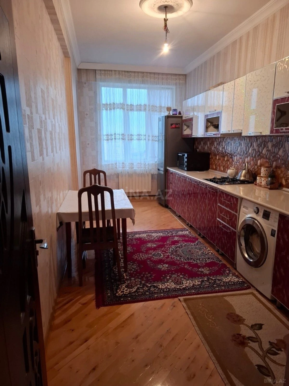 Satılır 3 otaqlı mənzil 105 m²