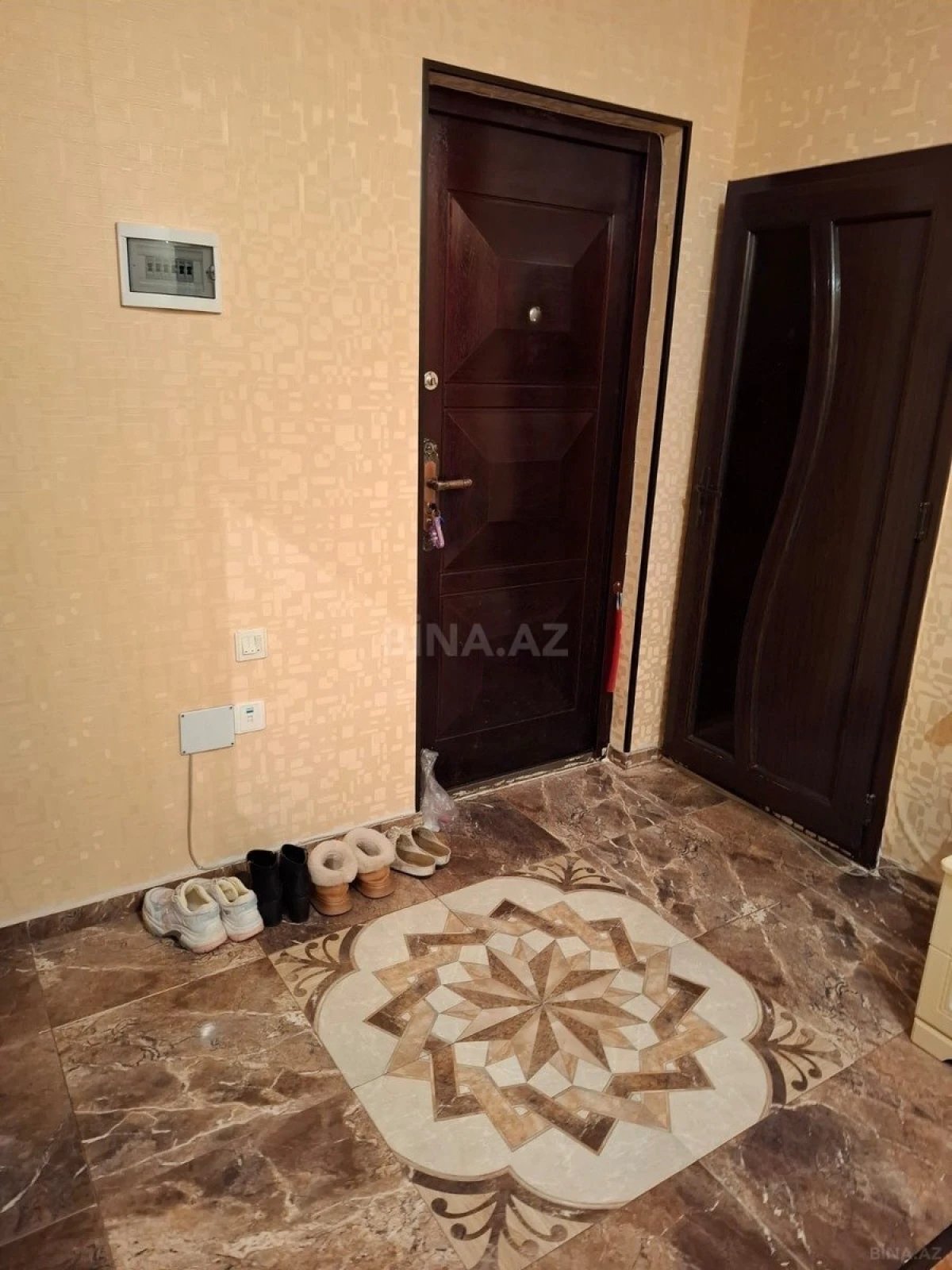 Satılır 3 otaqlı mənzil 105 m²