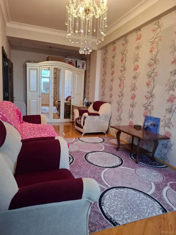 Satılır 3 otaqlı mənzil 105 m²