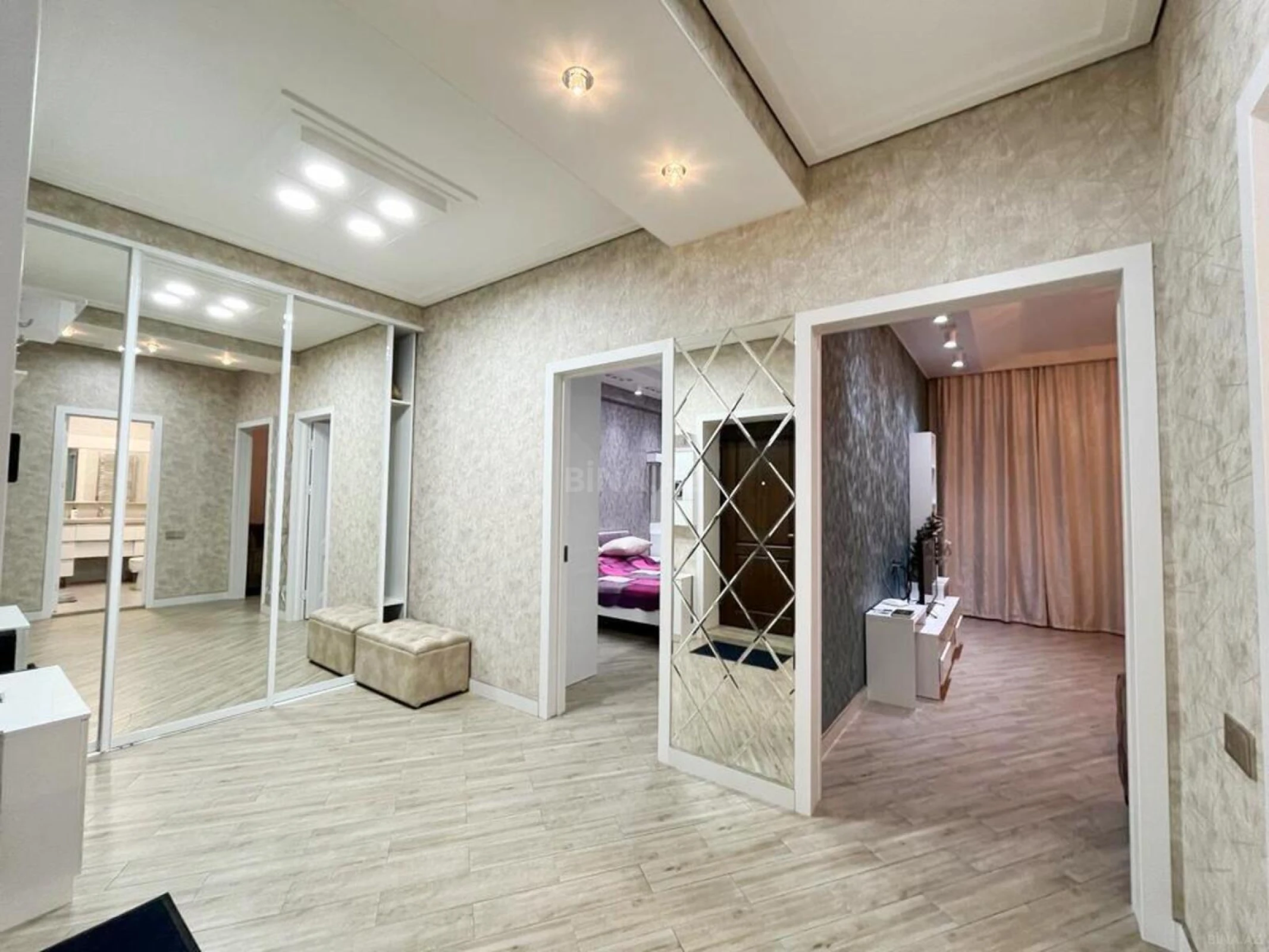 Kirayə verilir 2 otaqlı mənzil 100 m²