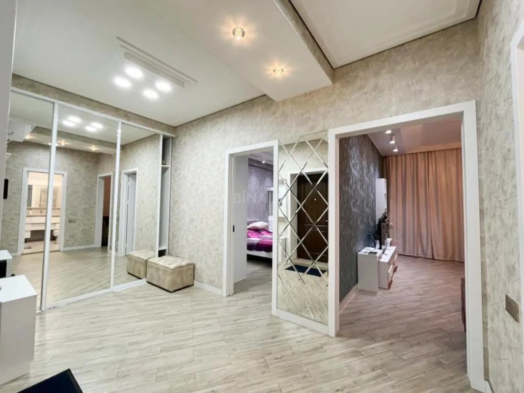 Kirayə verilir 2 otaqlı mənzil 100 m²