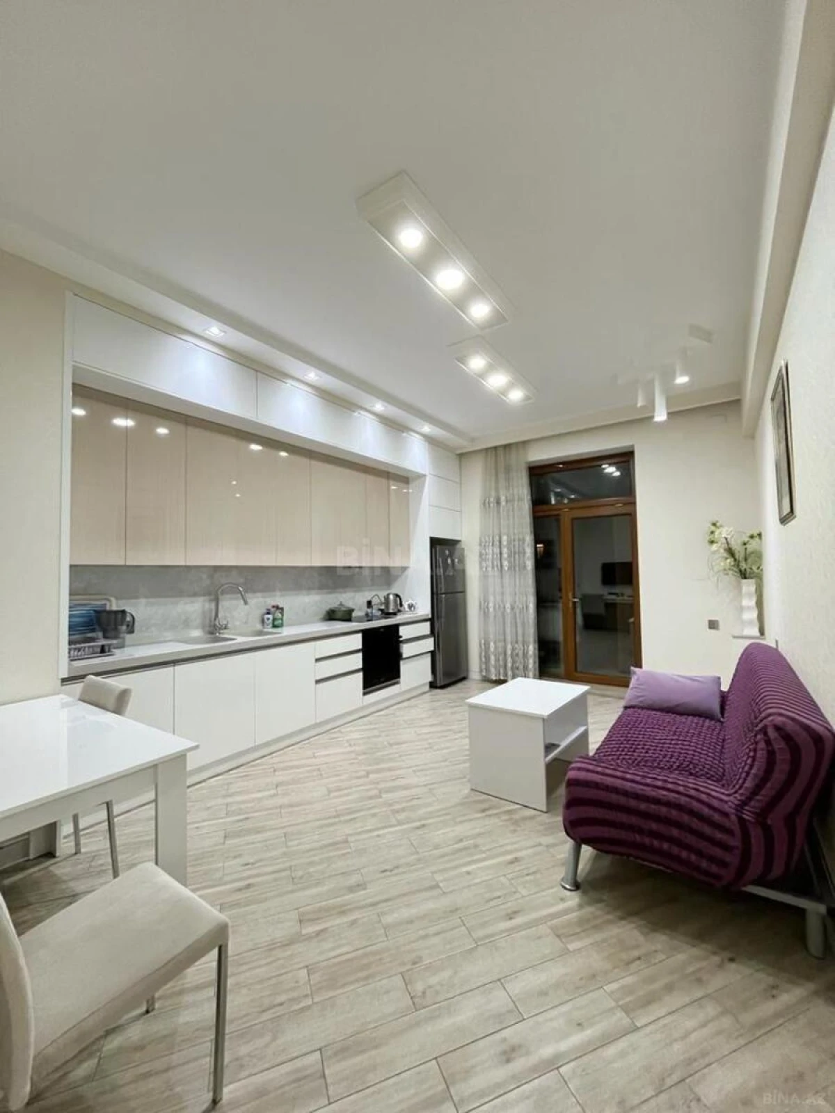 Kirayə verilir 2 otaqlı mənzil 100 m²