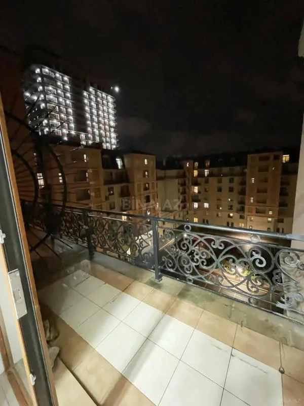 Kirayə verilir 2 otaqlı mənzil 100 m²