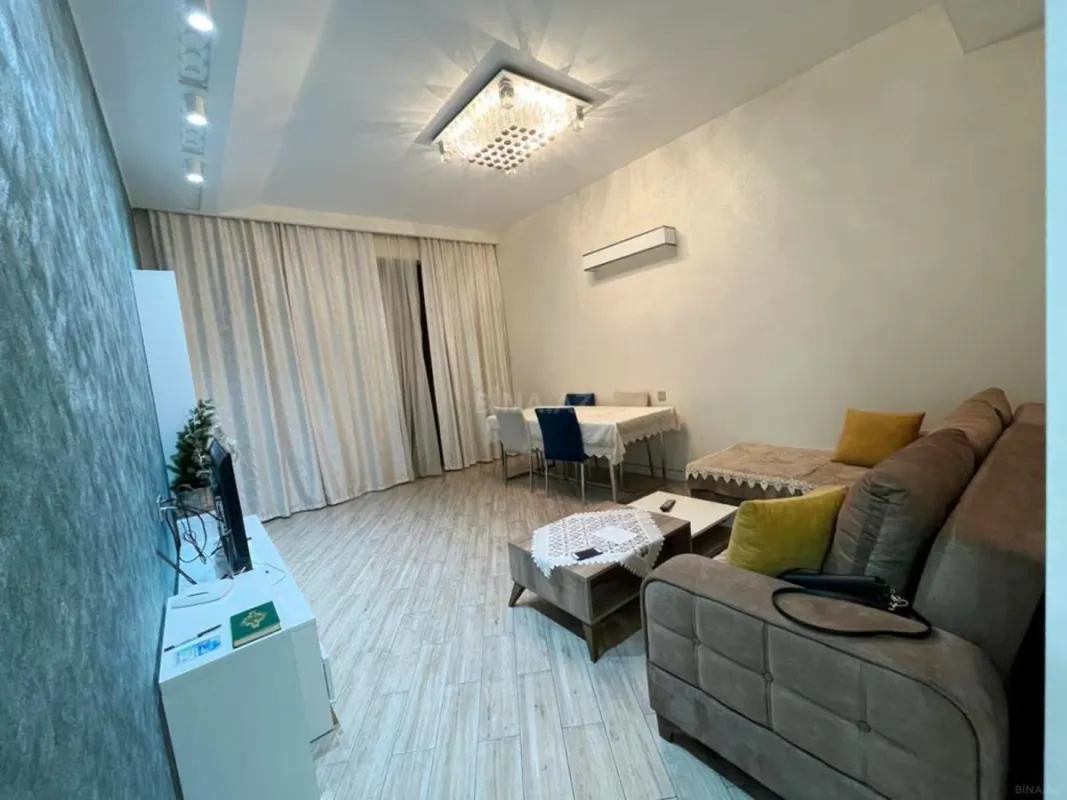Kirayə verilir 2 otaqlı mənzil 100 m²
