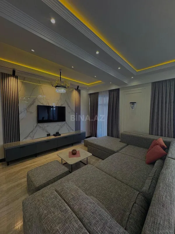 Kirayə verilir 3 otaqlı mənzil 140 m²